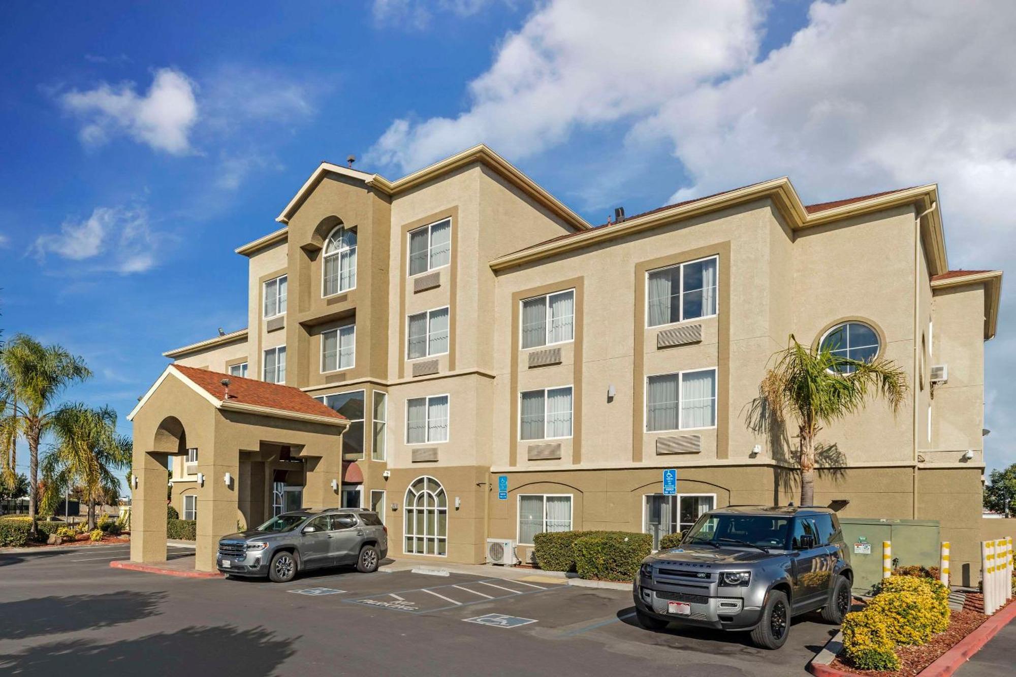 Comfort Inn Lathrop Stockton Airport Extérieur photo