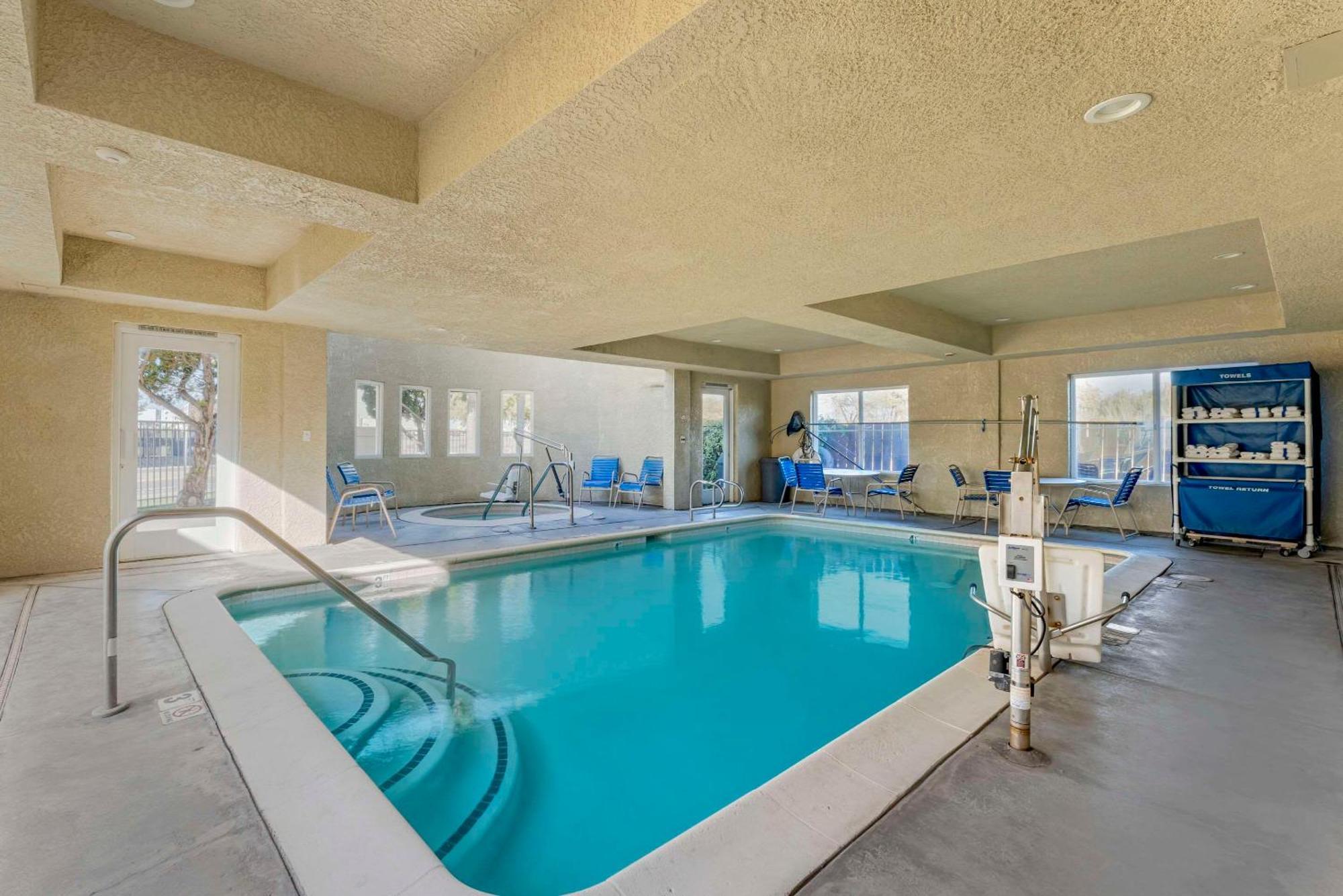 Comfort Inn Lathrop Stockton Airport Extérieur photo